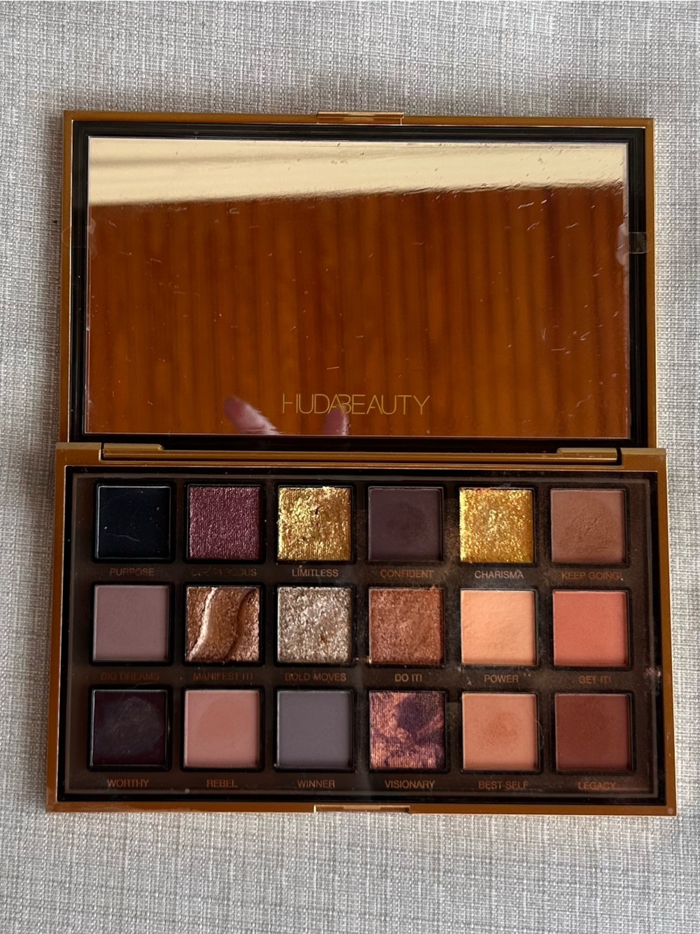 HUDA BEAUTY Empowered Multi-Finish Eyeshadow Palette